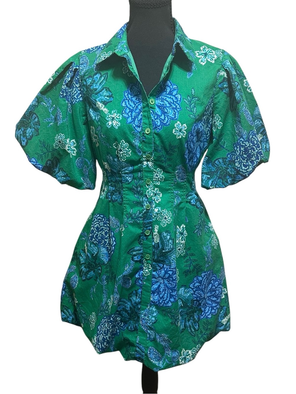 Olivaceous. Emerald Green Button-Front Floral Puff Sleeve Dress
